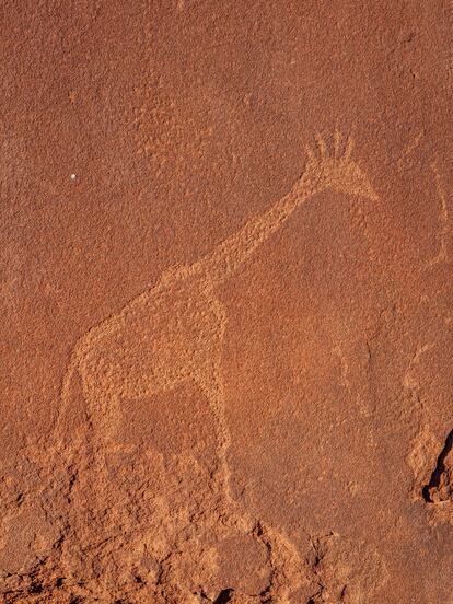 Grabado en Twyfelfontein (Namibia).