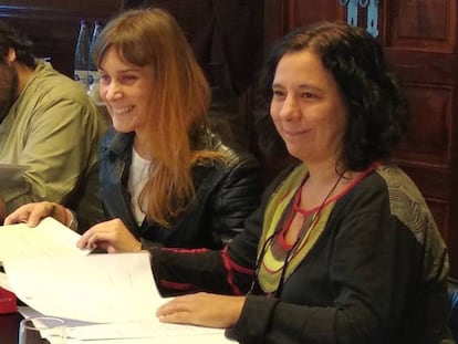 Jéssica Albiach i Susana Segovia a la Mesa del Parlament d'aquest dimarts.