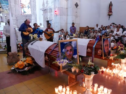 Una misa en honor a los sacerdotes jesuitas Joaquín Mora y Javier Campos en Cerocahui (Chihuahua), el pasado 27 de junio.