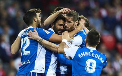 Celebración deportivista tras el segundo gol de Adrián.