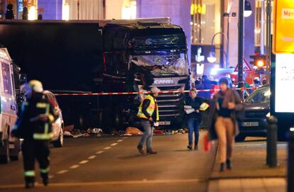 O caminhão que atropelou várias pessoas numa feira natalina de Berlim.