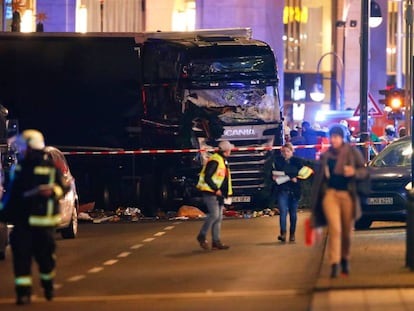 O caminhão que atropelou várias pessoas numa feira natalina de Berlim.