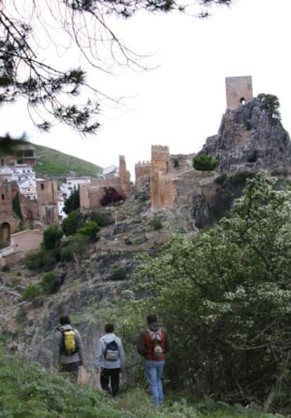 Senderismo en el Parque Natural de las Sierras de Cazorla, Segura y Las Villas, en Jaén.