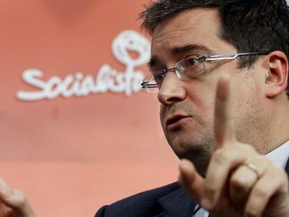El PSOE califica de “cortina de humo” del PP la prohibición de las esteladas