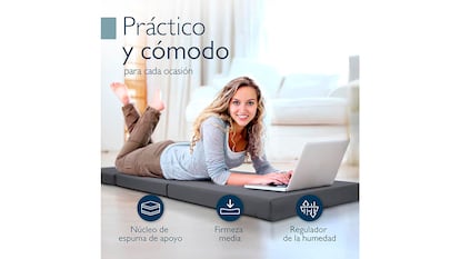 Colchón plegable sobre fondo blanco.