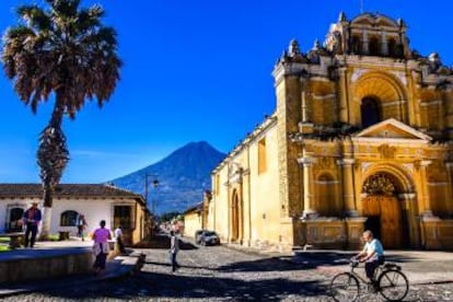 Iglesia del Hermano Pedro church, en Antigua (Guatemala).