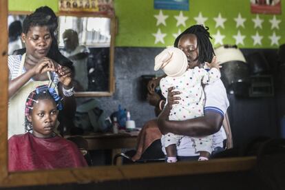 Uno de los problemas en Uganda es el alto índice de natalidad en mujeres que no cumplen la mayoría de edad. De acuerdo con el centro de estadística nacional, una de cada cuatro adolescentes, de entre 15 y 19 años, está embarazada.