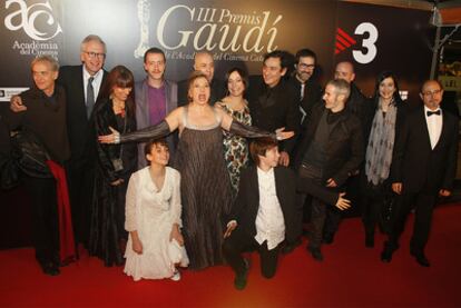 Part de l'equip de 'Pa Negre' a la gala dels Gaudí el 2011.