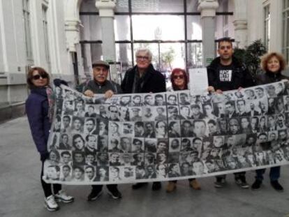 Colectivos de memoria histórica anuncian protestas en la calle si el Ejecutivo no cumple