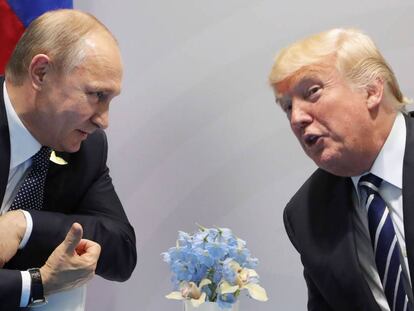 Donald Trump y Vladímir Putin en su reunión en Hamburgo.