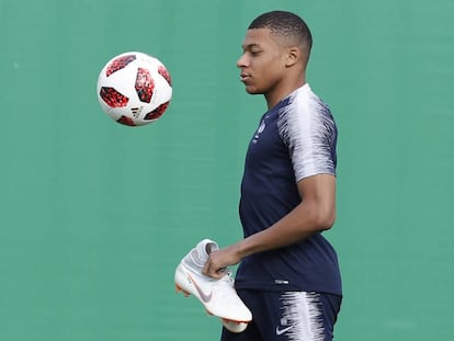 Kylian Mbappé, durante el último entrenamiento de Francia previo a la final del Mundial de Rusia.