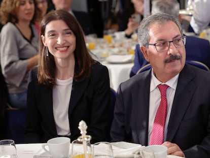 La ministra de Justicia, Pilar Llop, y el presidente del CGPJ, Rafael Mozo, durante su participación en el desayuno informativo del Fórum Europa celebrado el día 20 en Madrid.