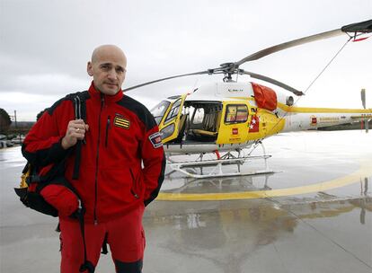 Luis Rincón, en el parque de bomberos de Las Rozas.