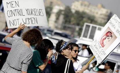 Mulheres eg&iacute;pcias protestam contra ass&eacute;dio sexual em junho de 2014. 