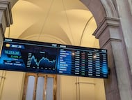Paneles de la Bolsa de Madrid.