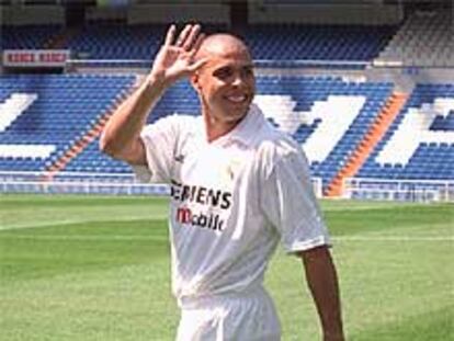 Ronaldo estrena la camiseta del Real Madrid.