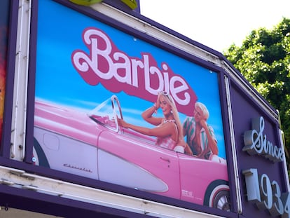 Un anuncio de la película 'Barbie' en Los Ángeles.