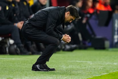 Diego Alonso, entrenador del Sevilla, en un momento del partido.