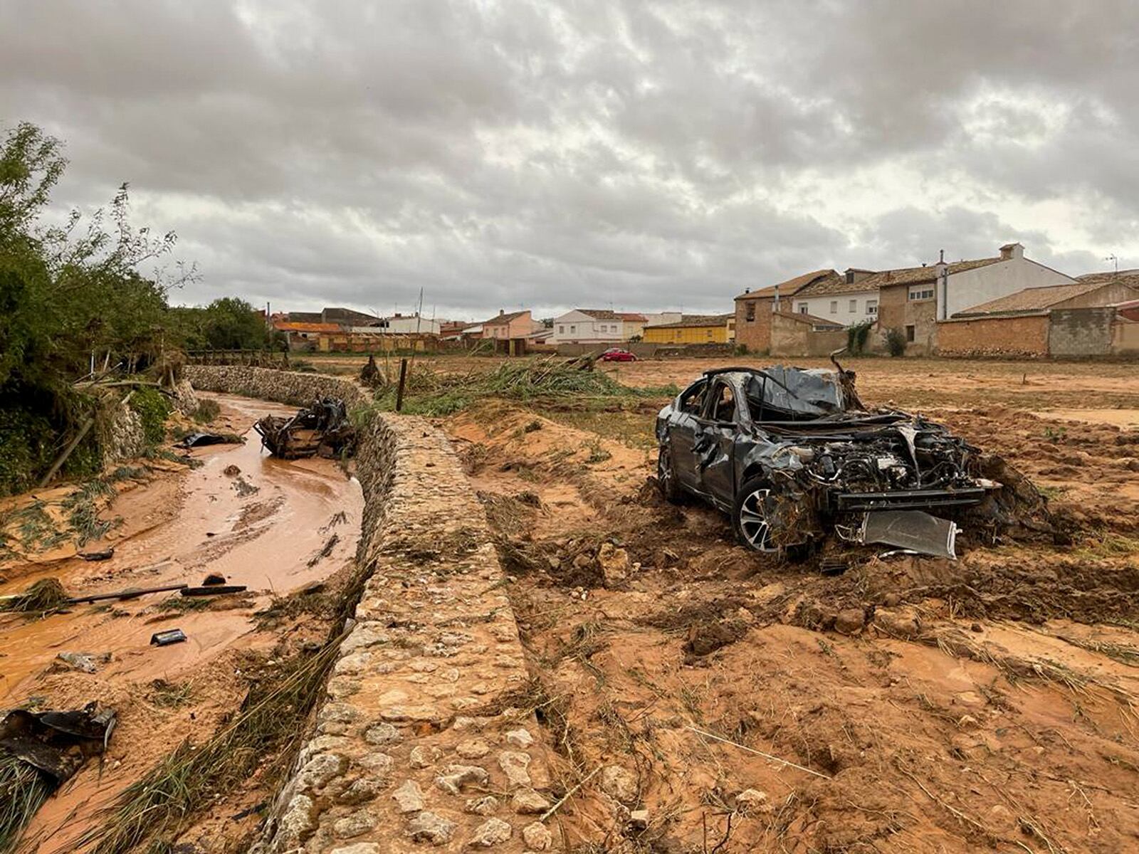 Efectos del temporal en Buenache de Alarcón (Cuenca), este domingo, cuyo Ayuntamiento solicitará la declaración de zona gravemente afectada por los daños ocasionados a causa de la dana.