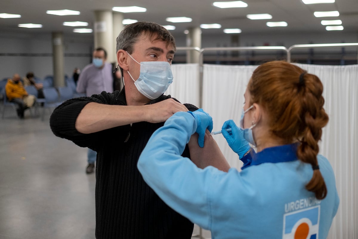Vaccination: A third of 40-49 age group in Spain have received Covid-19 ...