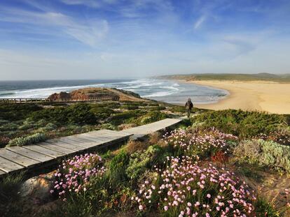 Playa de Bordeira, también llamada Carrapateira, en el Algarve portugués.