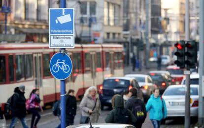 Una se&ntilde;al de v&iacute;deovigilancia en Duisburg, al oeste de Alemania, este mi&eacute;rcoles.