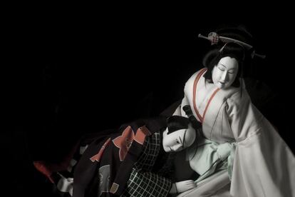 Espect&aacute;culo de bunraku &#039;Los amantes suicidas de Sonezaki&#039;.