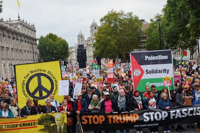 Cabecera de la protesta contra Trump, este miércoles en Londres.