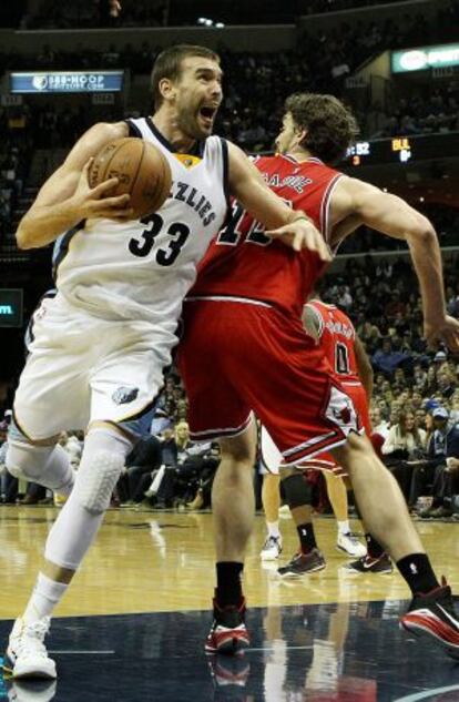 Marc Gasol supera a su hermano Pau en el encuentro entre los Grizzlies y los Bulls.