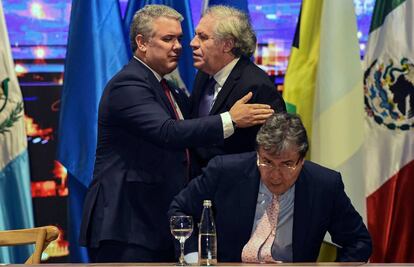 Luis Almagro y el presidente de Colombia, Iván Duque, el jueves en la inauguración de la Asamblea General de la OEA en Medellín 