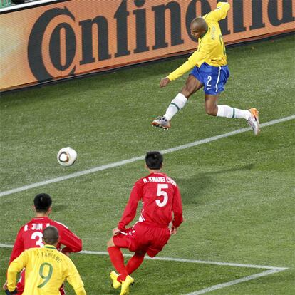 Maicon logra el primer gol del encuentro