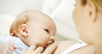 El 48% de madres españolas de hijos menores de dos años dice que la lactancia complica su actividad laboral.