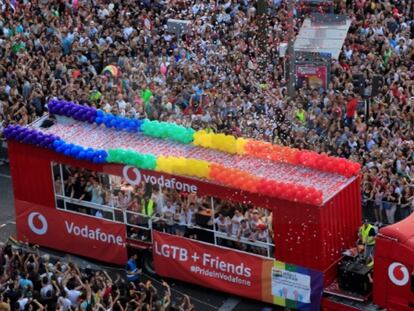 Carroza en el día del Orgullo Gay de 2019.