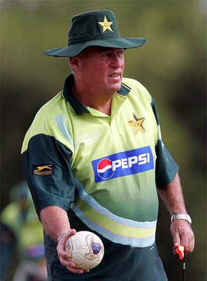 Bob Woolmer, durante un entrenamiento el pasado día 8.