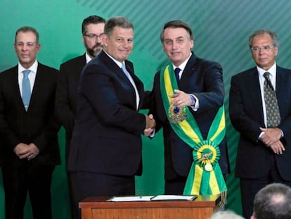 Bebianno cumprimenta Bolsonaro no dia da posse. 
