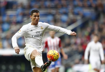 Cristiano Ronaldo, en el Real Madrid (5)-Spórting de Gijón (1), partido de la 20ª jornada de la Liga 2015-2016 en el estadio Santiago Bernabéu.