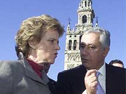 Soledad Becerril y Javier Arenas, el pasado 12 de febrero.