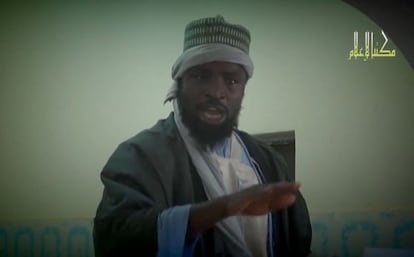 El l&iacute;der del grupo terrorista Boko Haram, Abubakar Shekau, en una captura de un v&iacute;deo de la organizaci&oacute;n difundido el pasado d&iacute;a 9. 