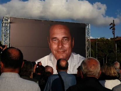 Uno de los actos de despedida de Chirac, en Niza, el 27 de septiembre, un día después de su muerte.
 