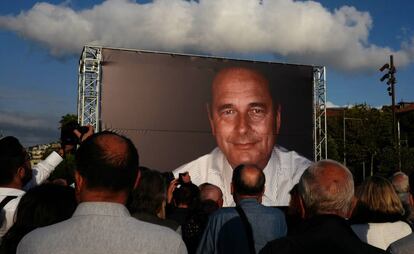 Uno de los actos de despedida de Chirac, en Niza, el 27 de septiembre, un día después de su muerte.
 