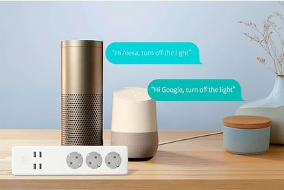 Aquí tenemos toda una regleta para poder cargar nuestros móviles o conectar lámparas. Gracias a la conexión Wifi podremos controlar el encendido y apagado de los dispositivos desde el móvil. Además tiene una gran ventaja, ya que podemos desenchufar y volver a enchufar a la corriente cualquiera de las tres tomas de forma independiente. Y además mediante comandos de voz con Google Home o Amazon Alexa.