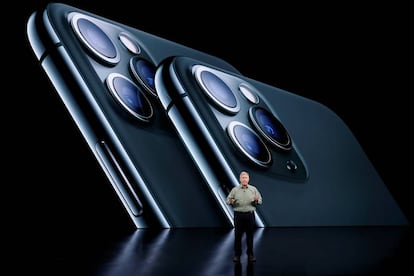 FILE PHOTO: Phil Schiller presents the new iPhone 11 Pro at an Apple event at their headquarters in Cupertino