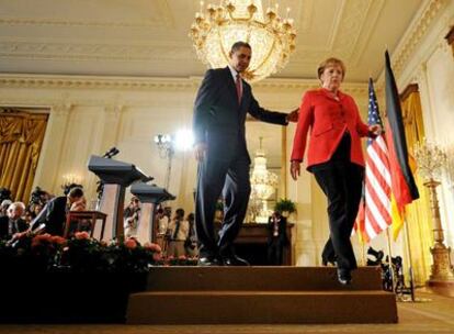 Barack Obama y Angela Merkel, tras la conferencia de prensa celebrada ayer en la sala Este de la Casa Blanca.