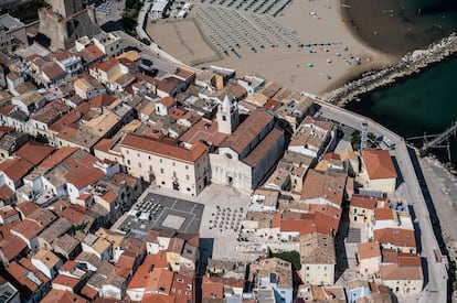 Vista area del centro histrico de la ciudad italiana de Trmoli.