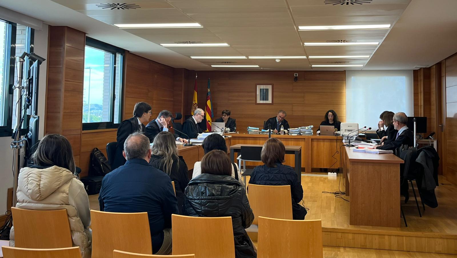 Testimoni della setta La Chaparra negano accuse di abusi sessuali e rituali nella settima udienza del processo a Castellón