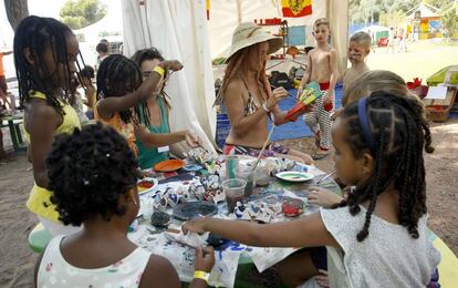 Los más pequeños disfrutando de las actividades infantiles del Rototom.