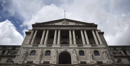 Fachada del Banco de Inglaterra en Londres, Reino Unido, 