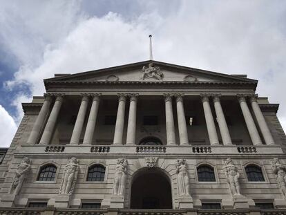 Fachada del Banco de Inglaterra en Londres, Reino Unido, 