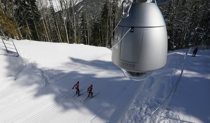 Una de las cámaras de seguridad insataladas en las pistas de esquí en las que se celebrarán los juegos de Sochi.