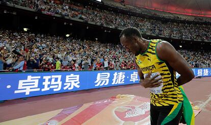 El atleta jamaicano Usain Bolt ha vuelto a rugir en el 'Nido de pájaro' de Pekín (China) frente a su máximo rival en estos Mundiales, Justin Gatlin. Bolt se ha coronado como campeón mundial de 200 metros y consigue así su doblete tras la victoria anterior en 100 metros. Ya lo logró en Berlín'09 y Moscú'13.